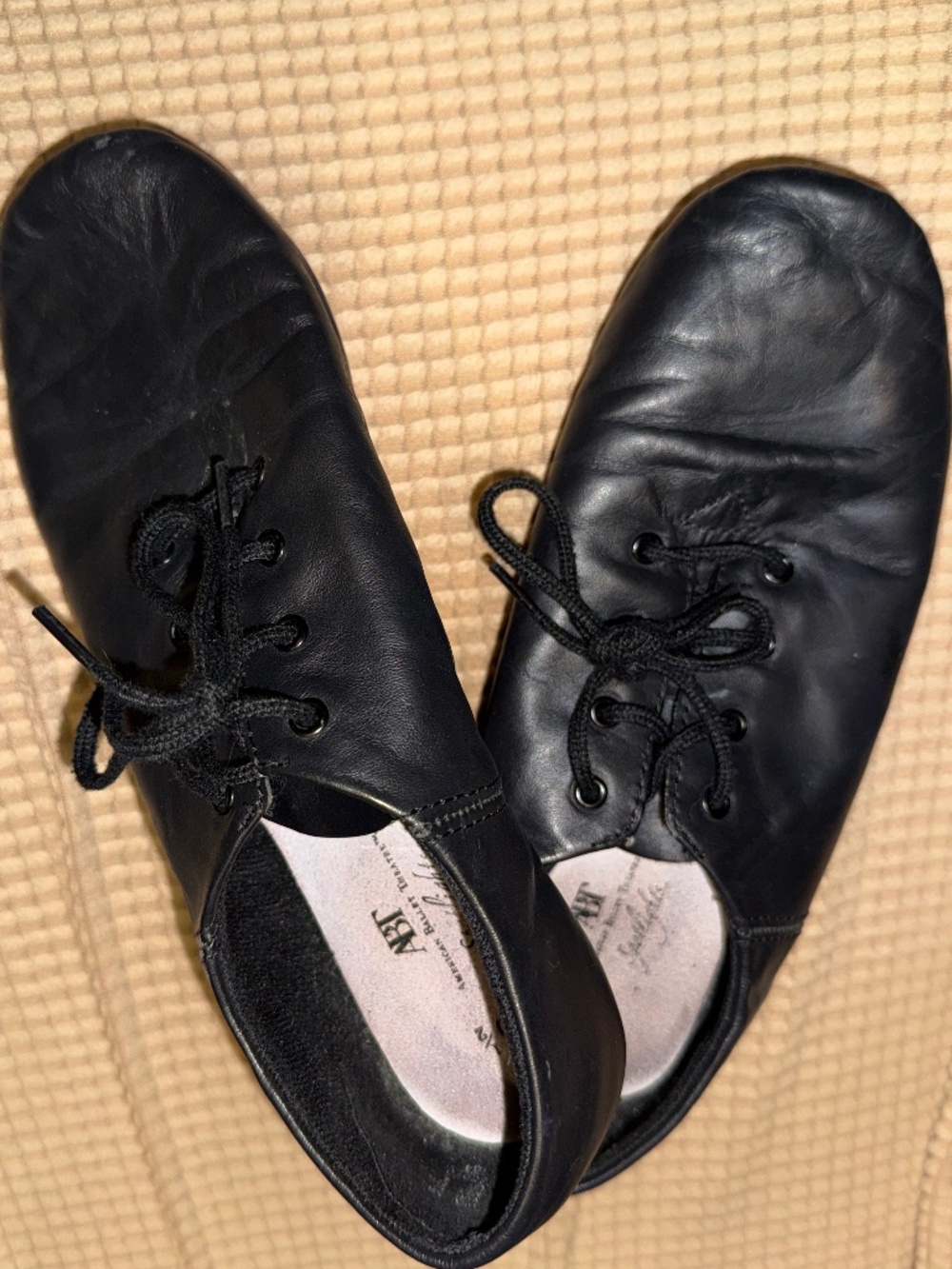 BLACK LEATHER 5.5 DANCE SHOES